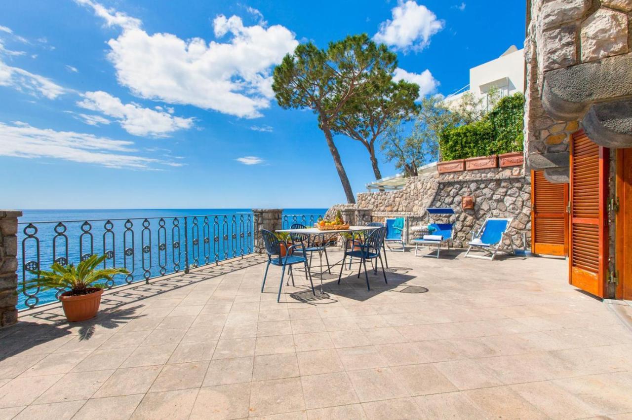 Villa Russo - De Vivo Realty ネラノ エクステリア 写真
