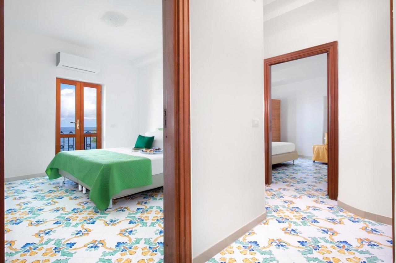 Villa Russo - De Vivo Realty ネラノ エクステリア 写真