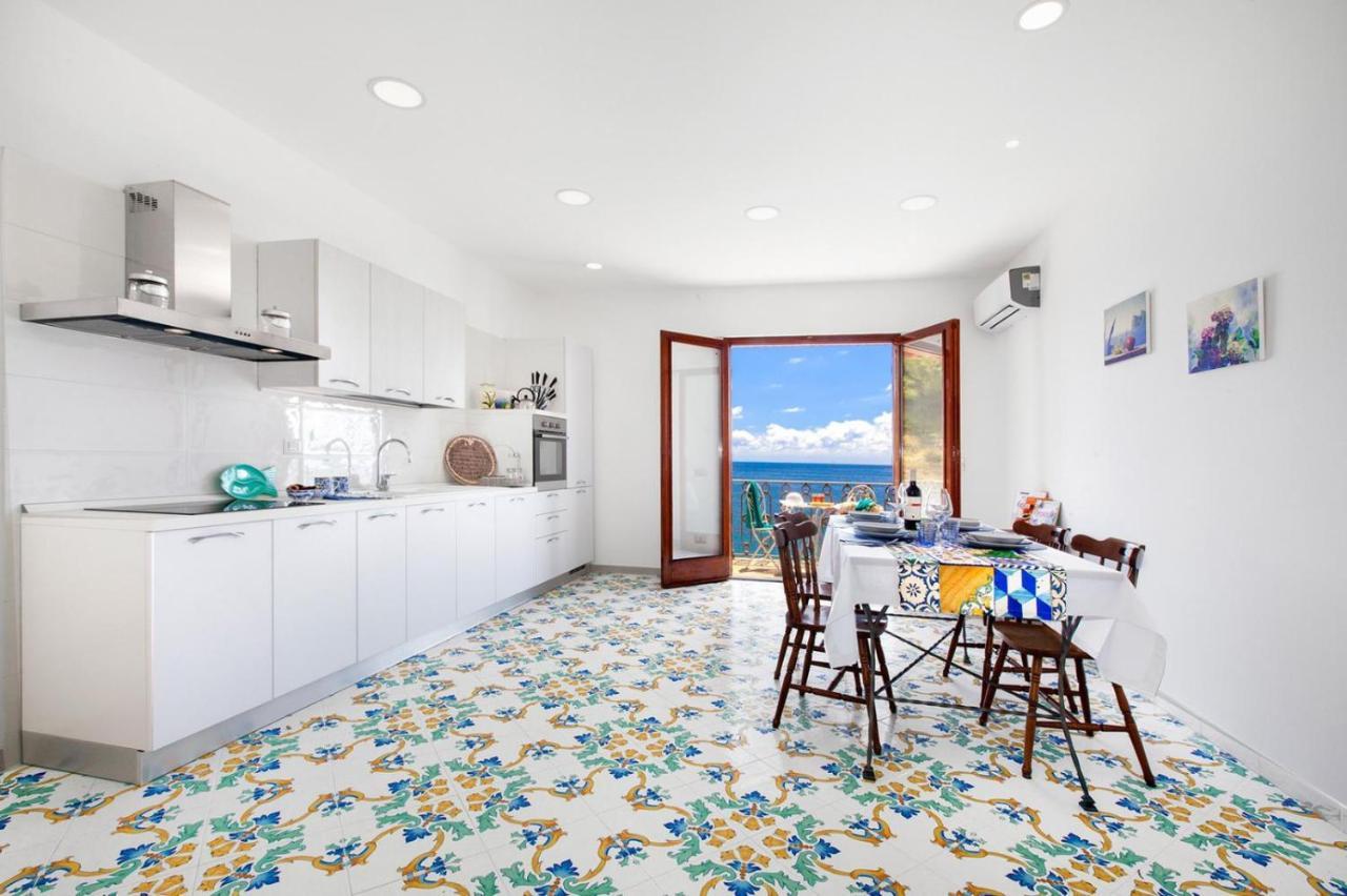 Villa Russo - De Vivo Realty ネラノ エクステリア 写真