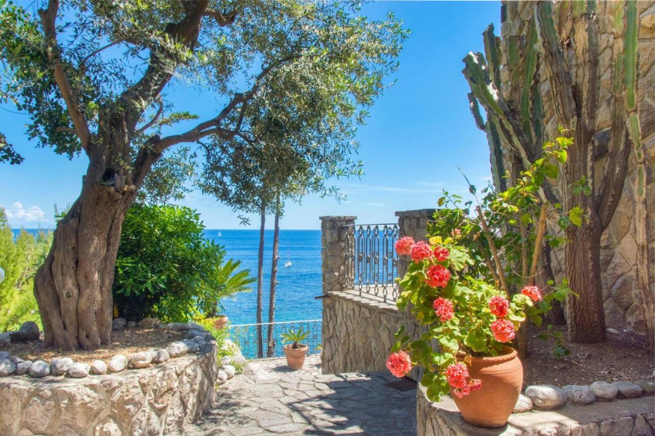 Villa Russo - De Vivo Realty ネラノ エクステリア 写真