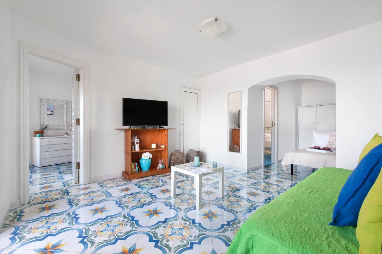 Villa Russo - De Vivo Realty ネラノ エクステリア 写真