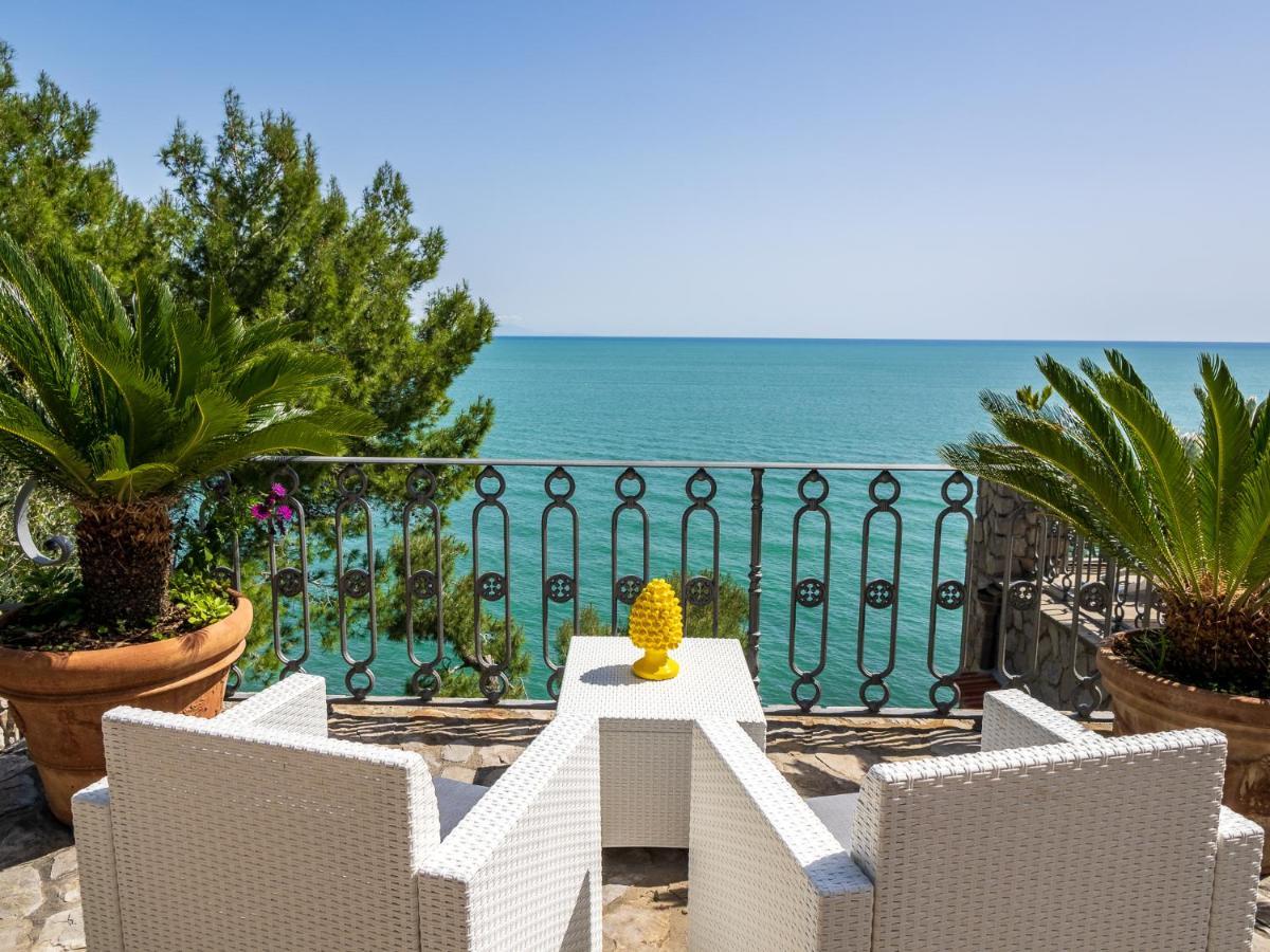 Villa Russo - De Vivo Realty ネラノ エクステリア 写真