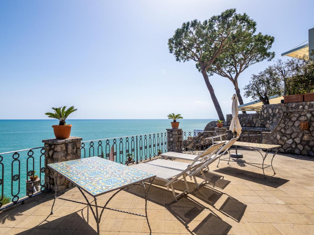 Villa Russo - De Vivo Realty ネラノ エクステリア 写真