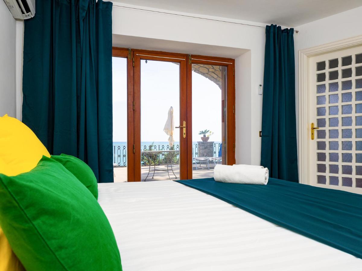 Villa Russo - De Vivo Realty ネラノ エクステリア 写真